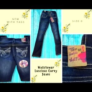 Wallflower Junior's Legendary Strech Bootcut Jeans